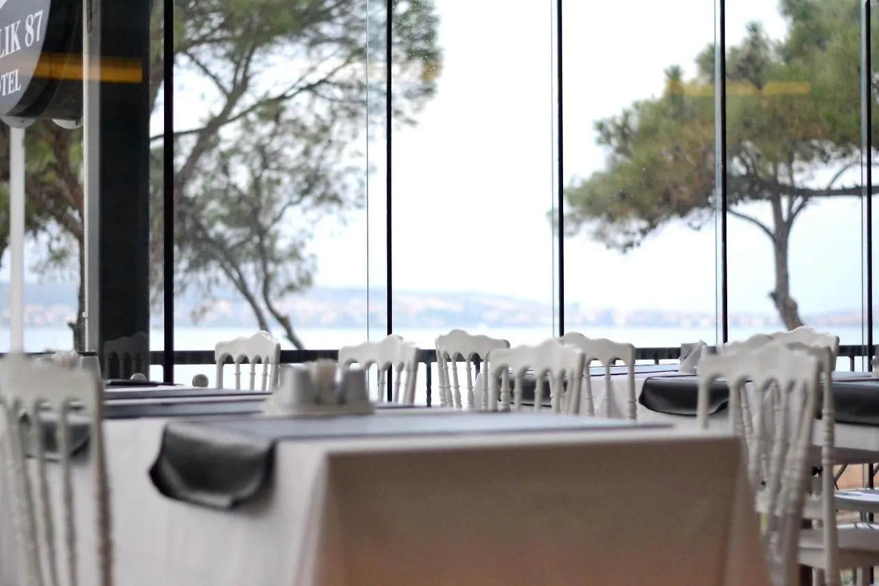 Camlik 87 Hotel Ayvalı