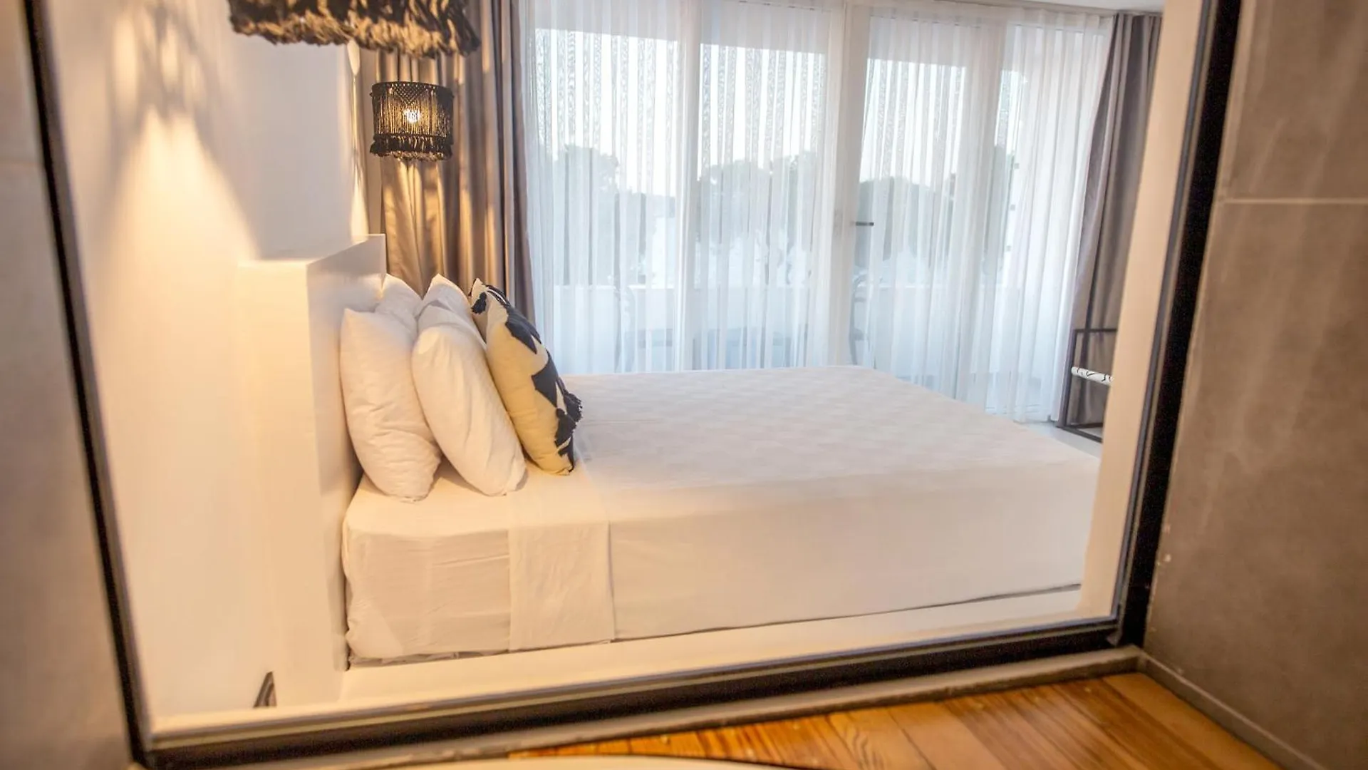Camlik 87 Hotel Ayvalı